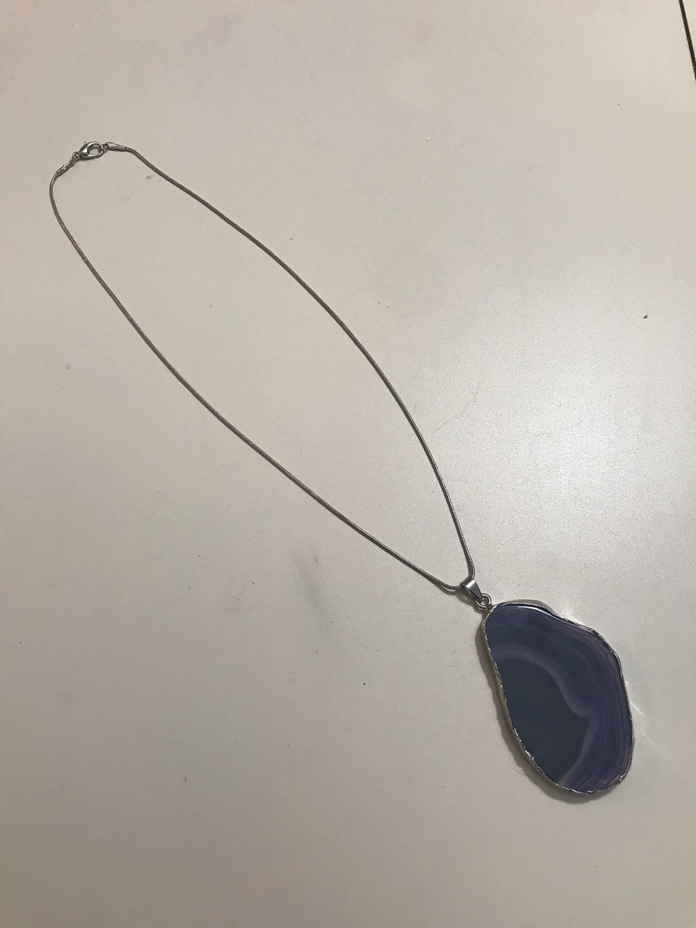 Silver Tone Snake Chain Dark Navy Blue Agate Pendant Necklace 18”